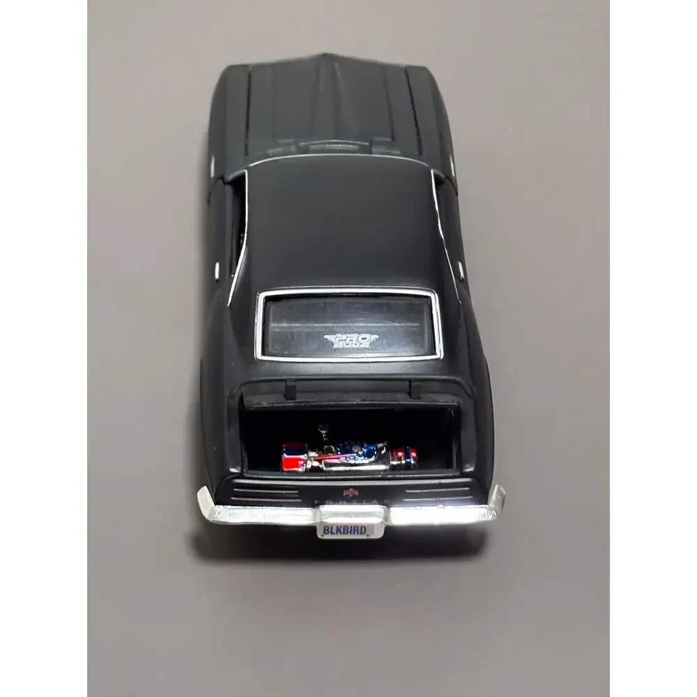 1969 Matte Black Pontiac Firebird 1:24 Die cast Car Maisto Pro Rodz